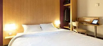 ***  B&B Hotel Lyon Centre Part-Dieu Gambetta France